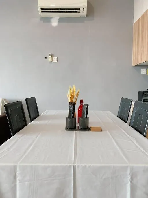 Apartment Comfy Muji Suites At Mountaustin, Jb #08 Johor Bahru